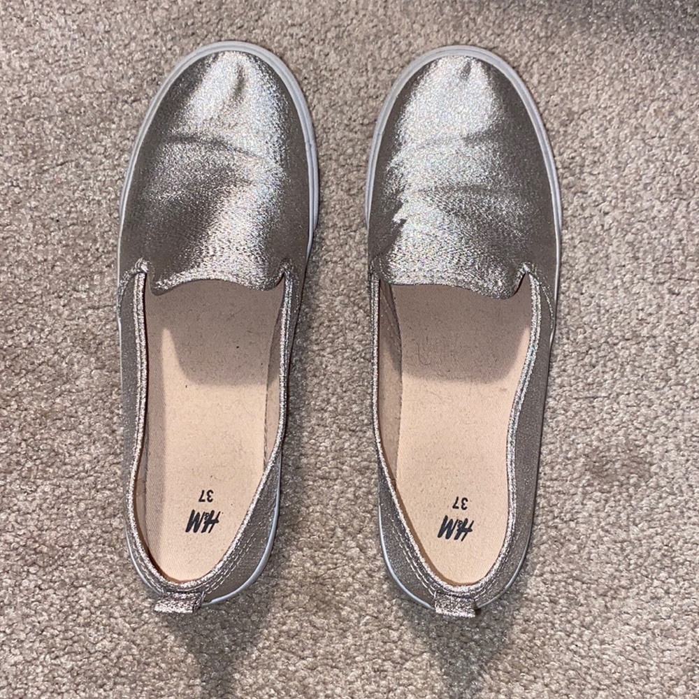 Slip on sneakers